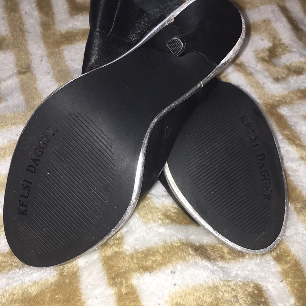 Heels‎ - Picture 4 of 4
